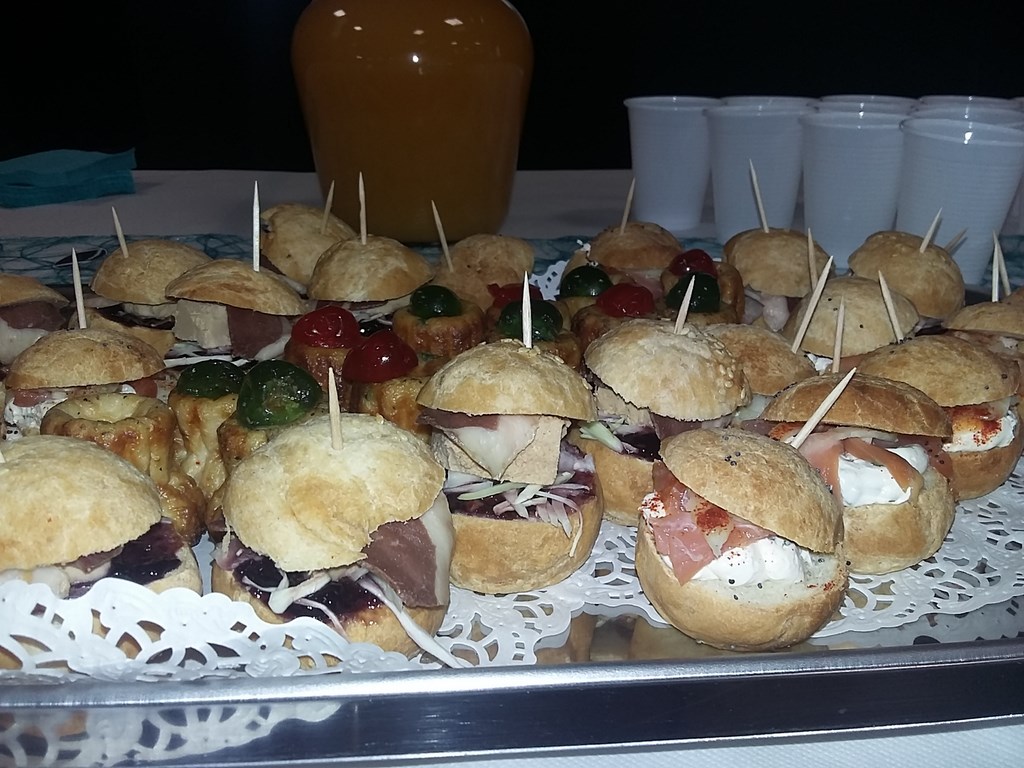MINI BURGER TERROIR ET TARADITIONS BOUCHERIE LANVOLLON