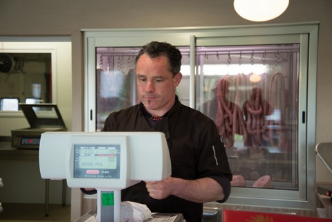christophe mahé au magasin à lanvollon - pléguien